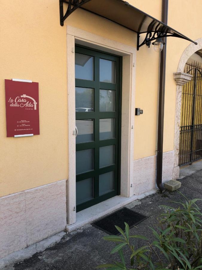 Готель La Casa Della Ada Кастельнуово-дель-Гарда Екстер'єр фото